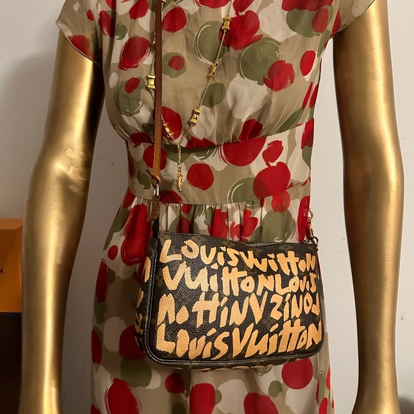 ❤️SOLD on IG❤️Louis Vuitton Pochette Accessories limited edition - Picture 2 of 15